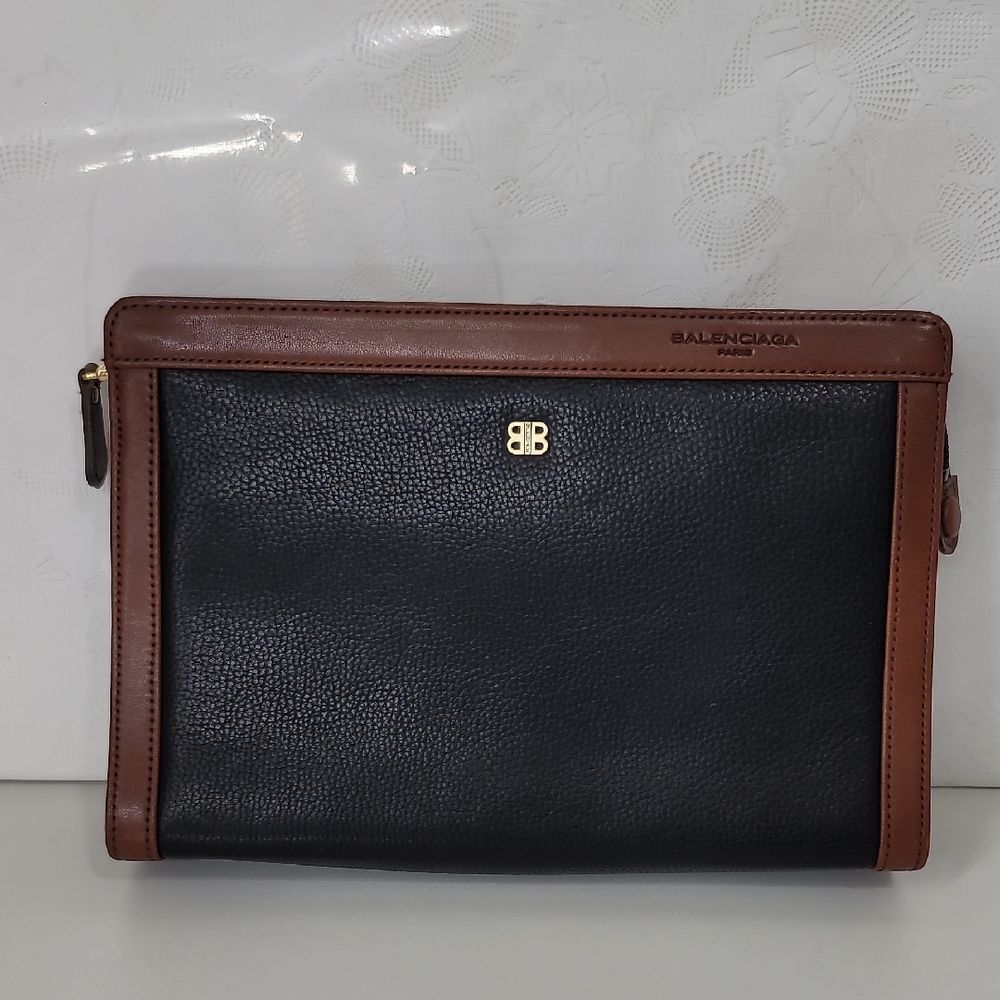 Vintage Balenciaga BB Logo Classic Leather Clutch